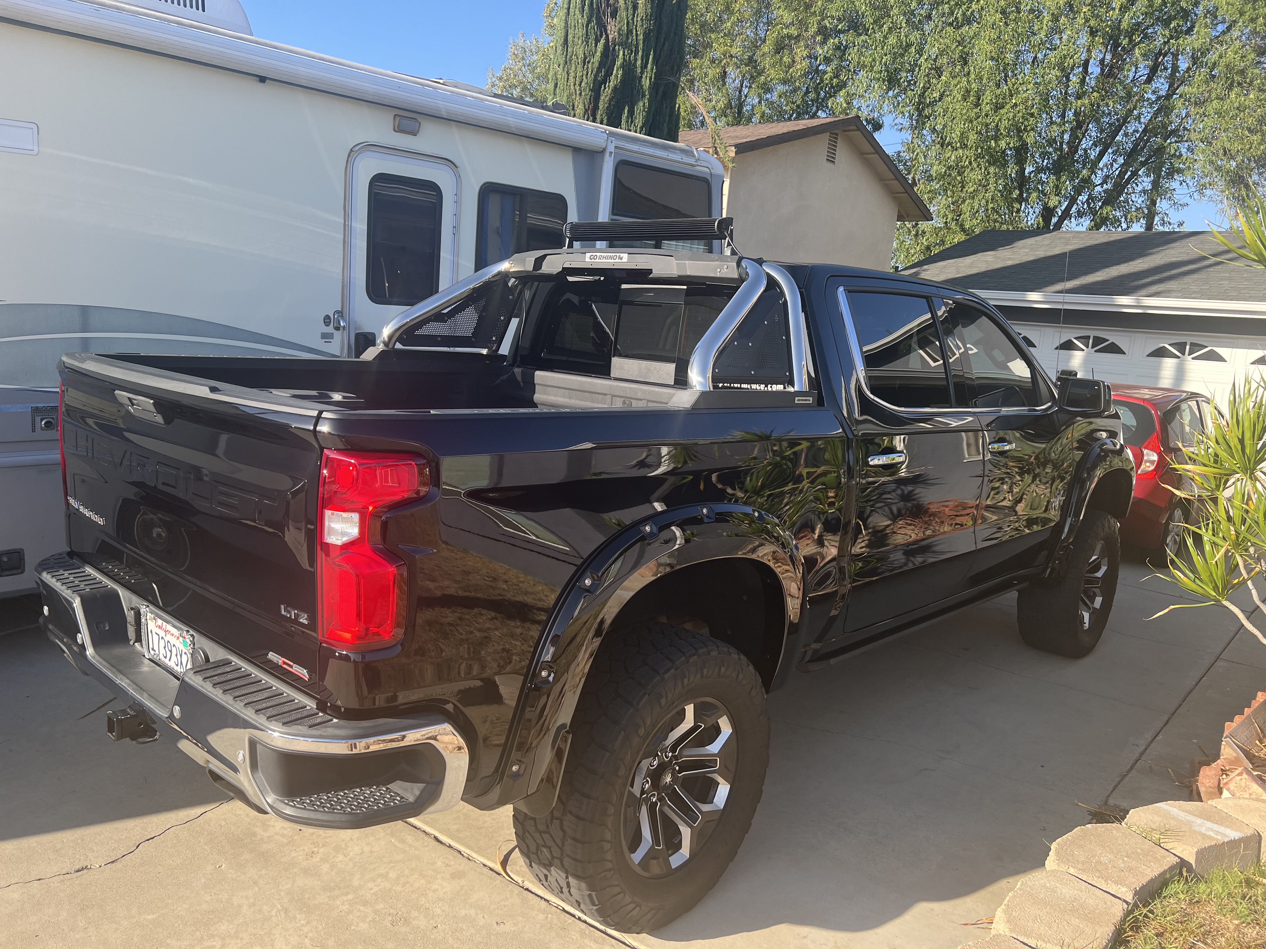Used 2019 Chevrolet Silverado 1500 LTZ w/ LTZ Premium Package AWD/4WD image 20
