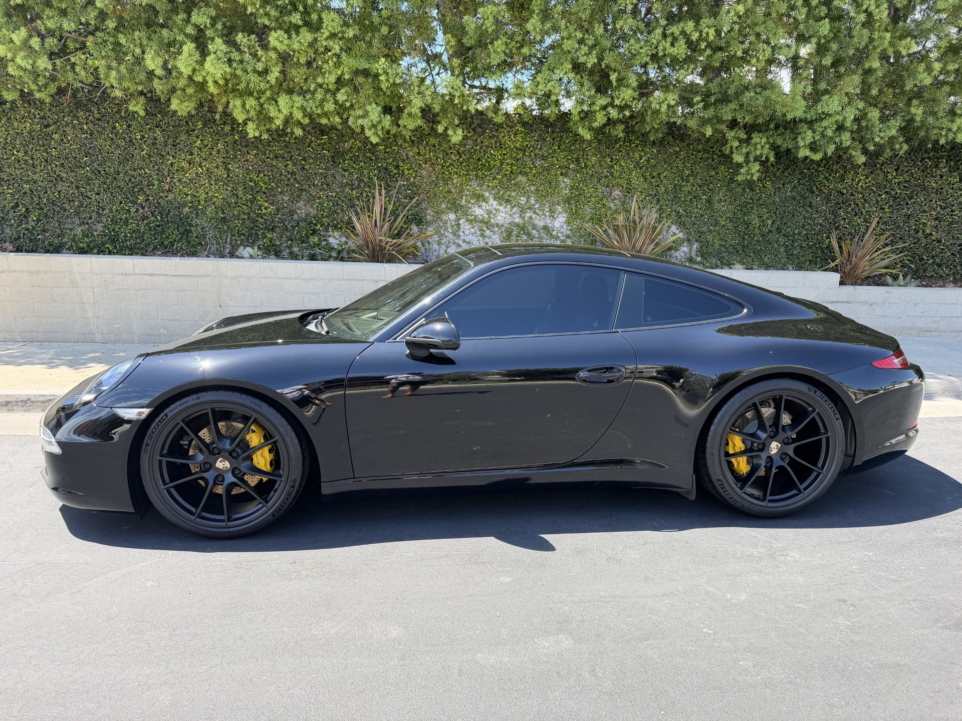 Used 2012 Porsche 911 Carrera RWD image 1