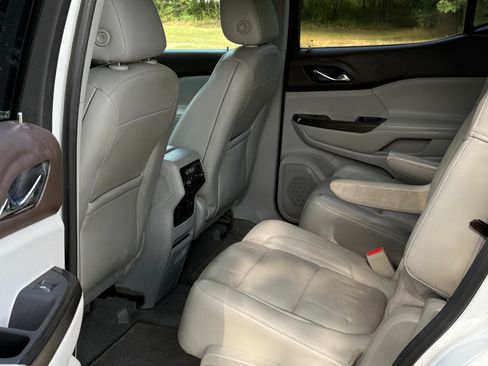 Used 2017 GMC Acadia SLT image 8