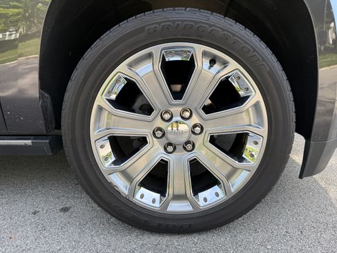 Used 2017 GMC Yukon XL Denali w/ Open Road Package AWD/4WD image 19