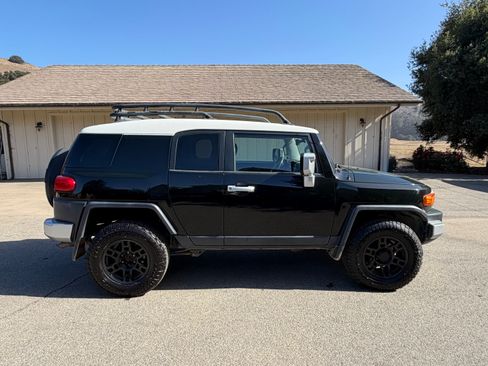 Used 2010 Toyota FJ Cruiser 4WD w/ Convenience Pkg image 8