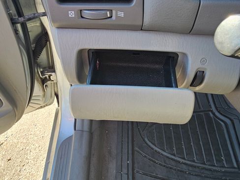 Used 2002 Toyota Camry XLE image 13