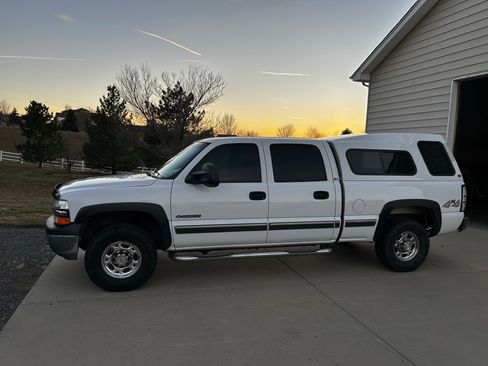 Used 2001 Chevrolet Silverado 1500 LS w/ Off-Road Skid Plate Pkg image 1