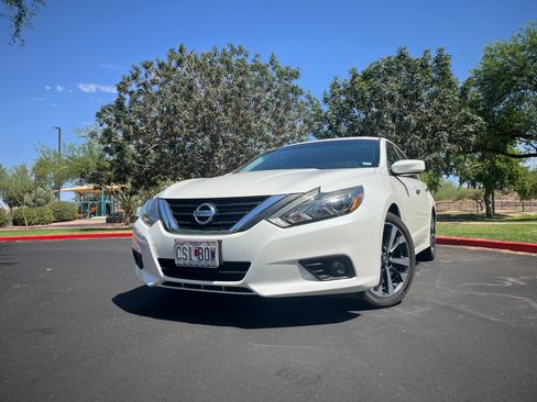 Used 2017 Nissan Altima 2.5 SR FWD image 13