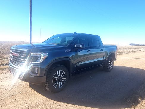 Used 2022 GMC Sierra 1500 AT4 w/ AT4 Premium Package AWD/4WD image 6