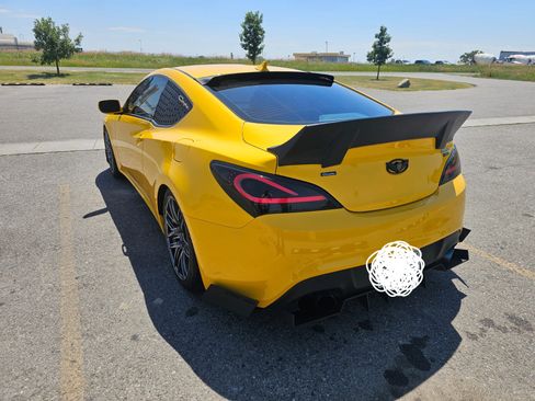 Used 2012 Hyundai Genesis 3.8 image 8