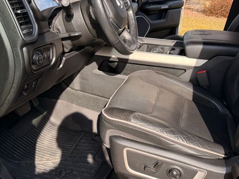 Used 2020 RAM 1500 Laramie image 32
