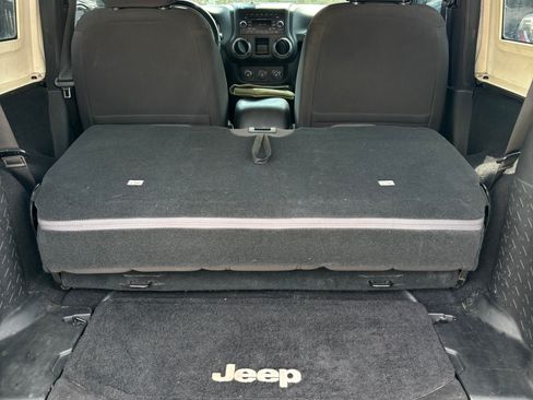 Used 2015 Jeep Wrangler Sport AWD/4WD image 21