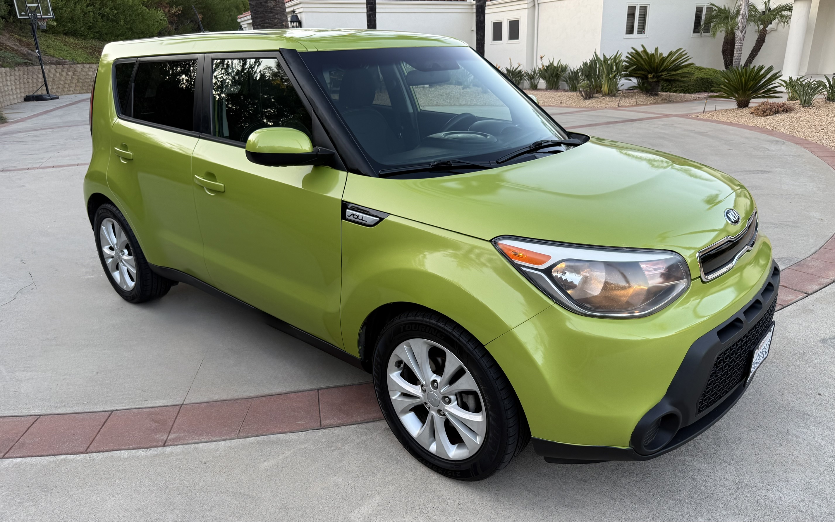 Used 2015 Kia Soul + FWD image 4