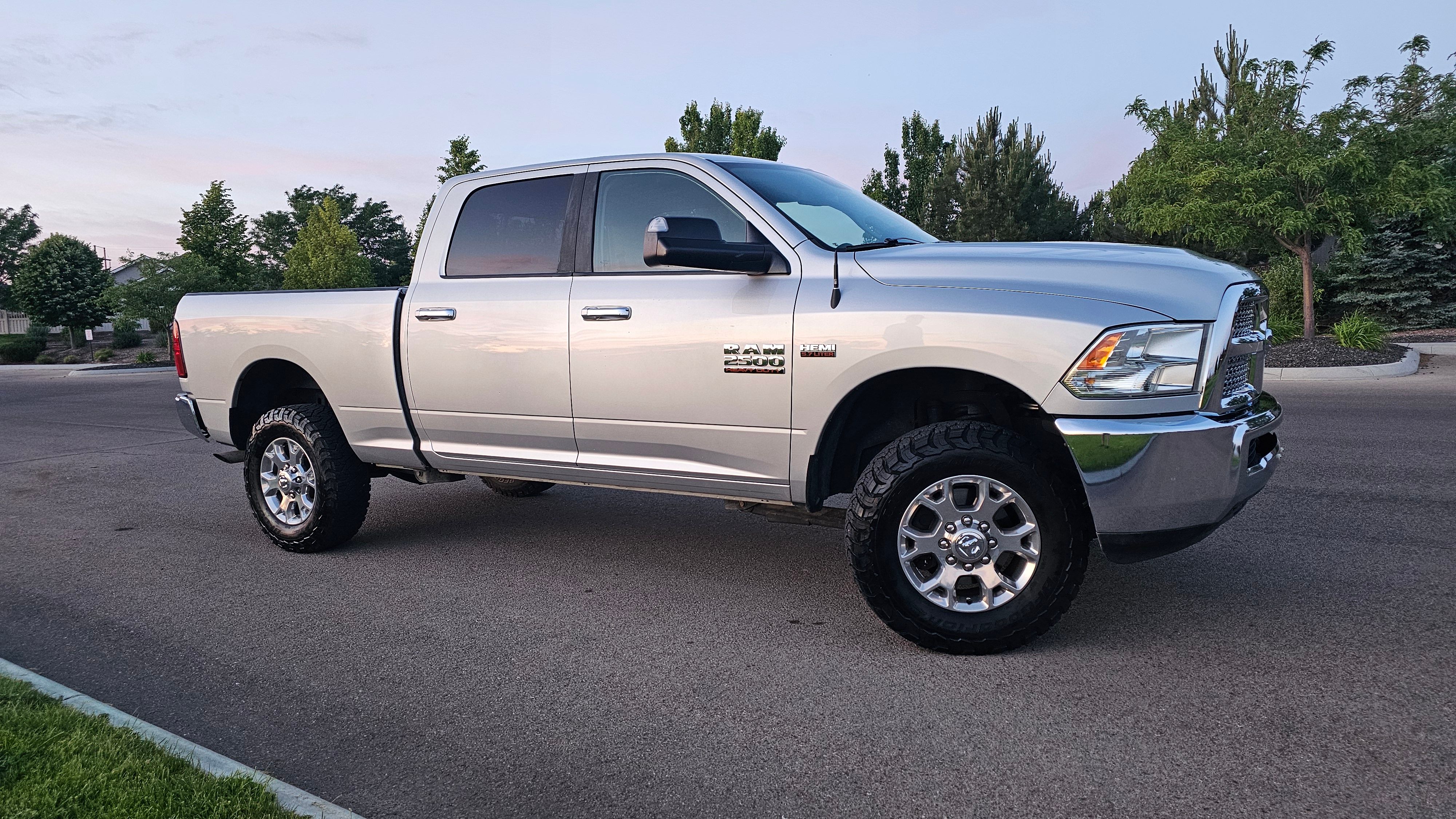 Used 2016 RAM 2500 SLT AWD/4WD image 8