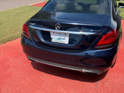 Used 2019 Mercedes-Benz C 300 4MATIC Sedan image 9