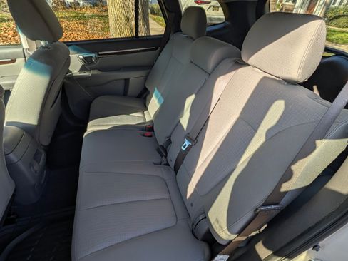 Used 2011 Hyundai Santa Fe GLS image 14