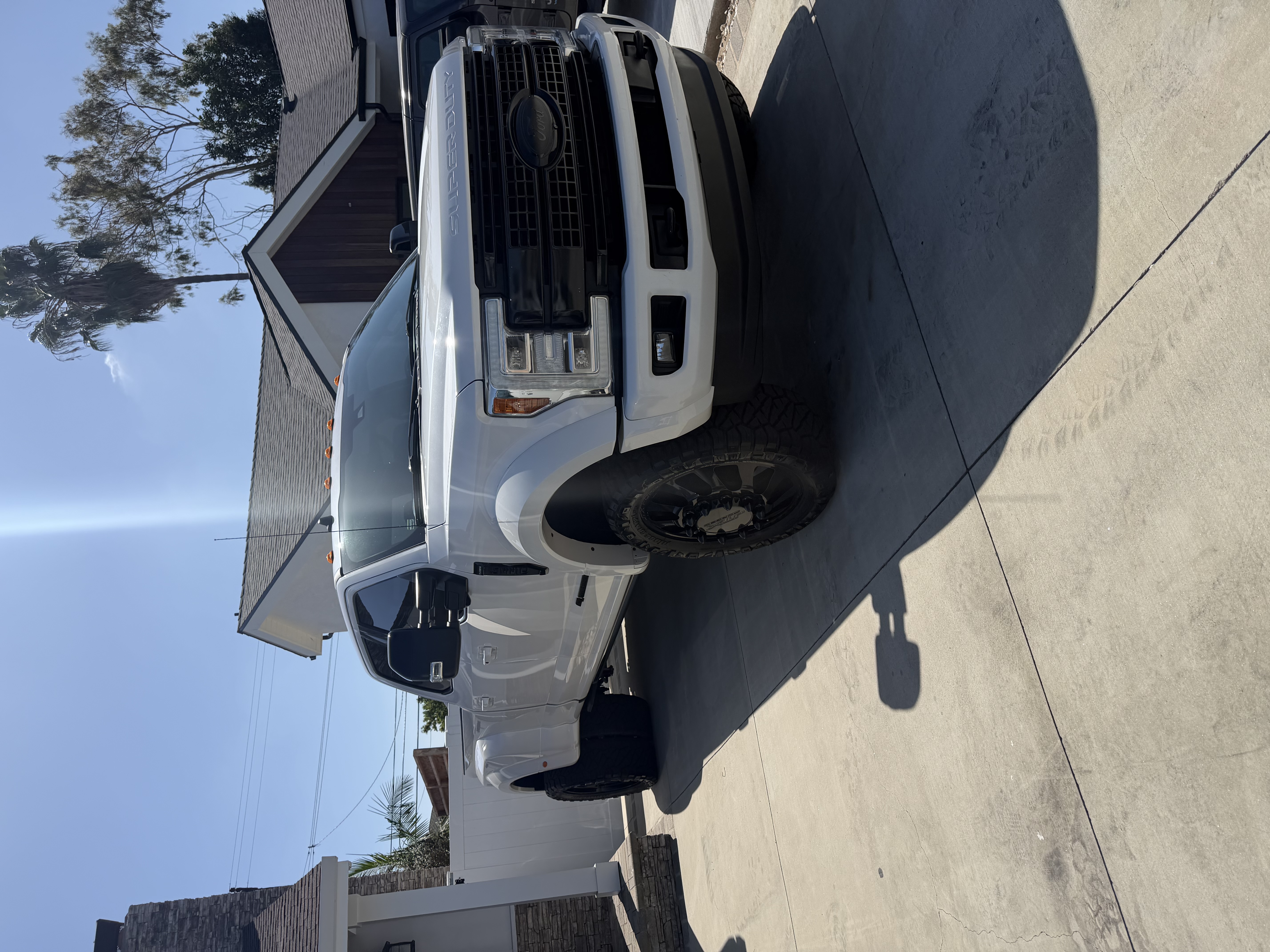 Used 2019 Ford F350 Platinum w/ Platinum Ultimate Package AWD/4WD image 1