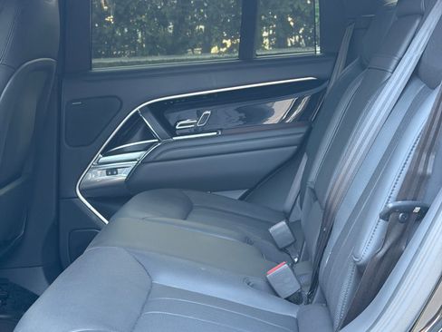 Used 2023 Land Rover Range Rover SE image 30