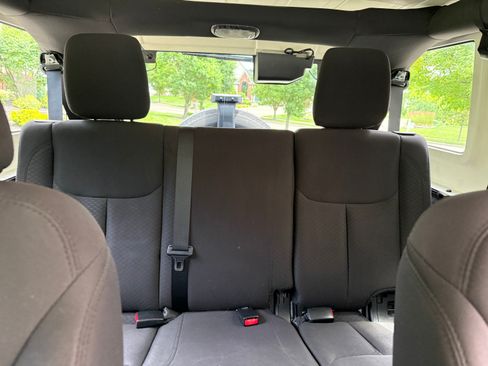 Used 2015 Jeep Wrangler Unlimited Sport AWD/4WD image 10