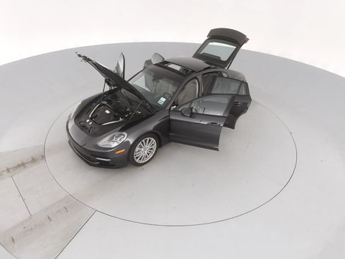 Used 2018 Porsche Panamera image 8