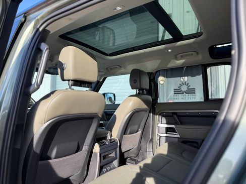 Used 2024 Land Rover Defender 110 S image 14