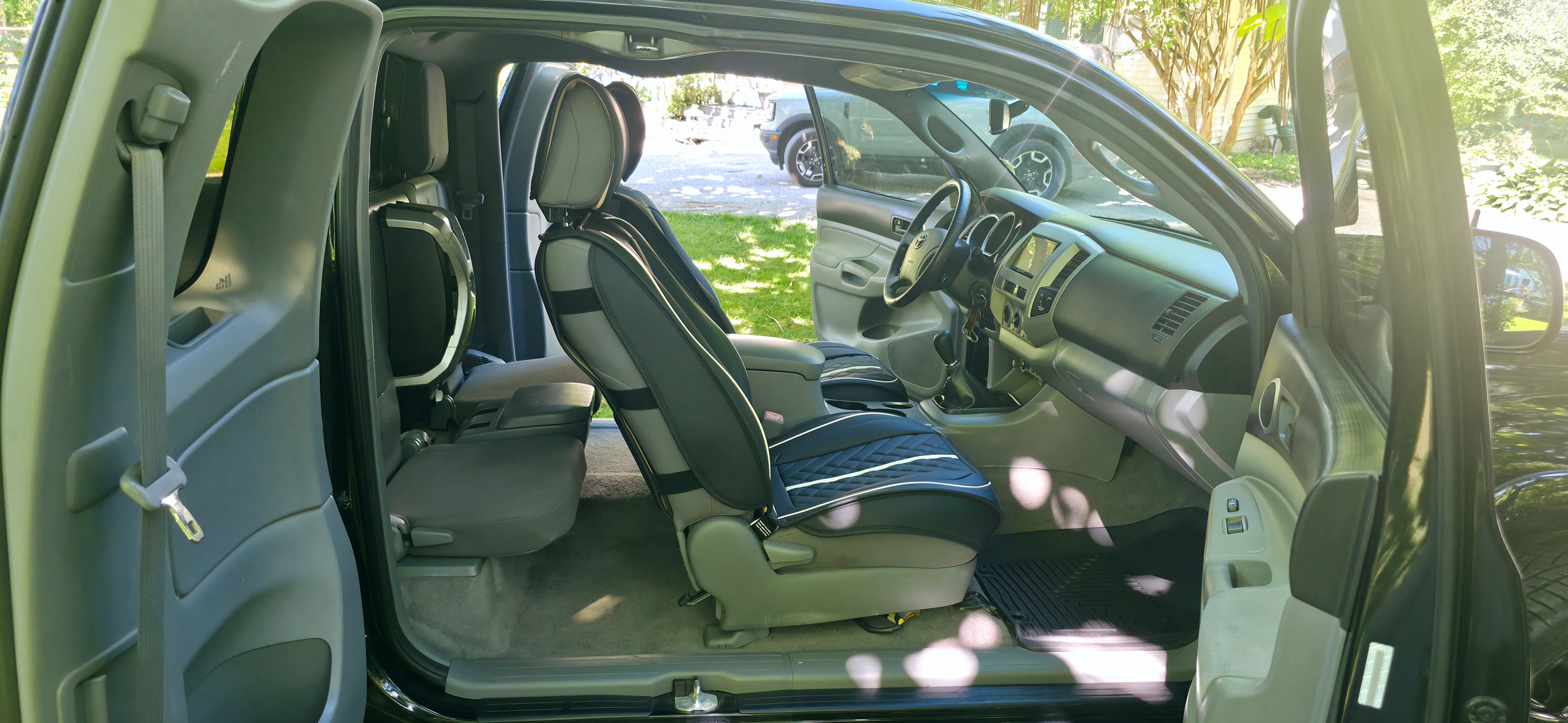 Used 2009 Toyota Tacoma X-Runner RWD image 18