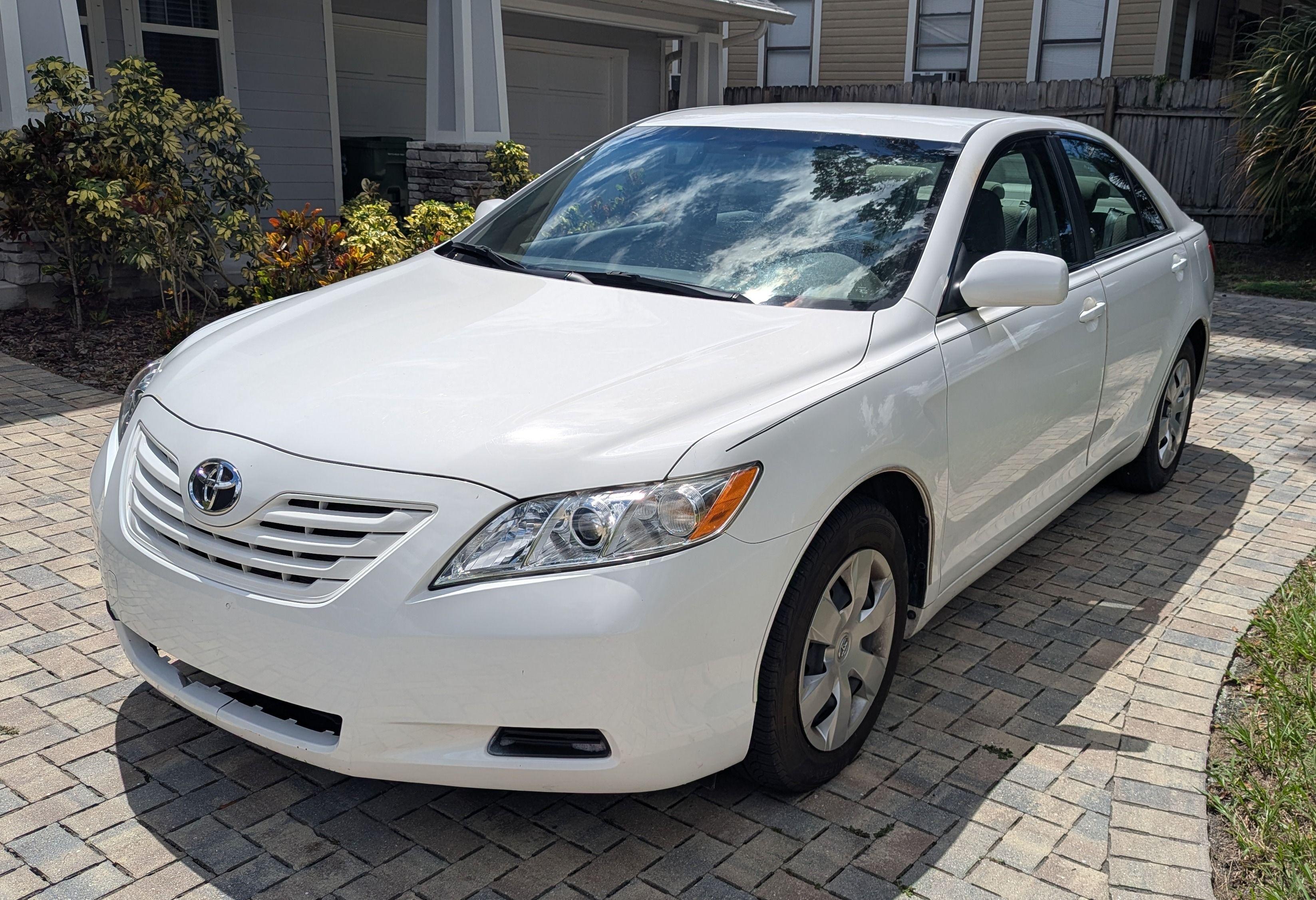 Used 2007 Toyota Camry LE FWD image 1