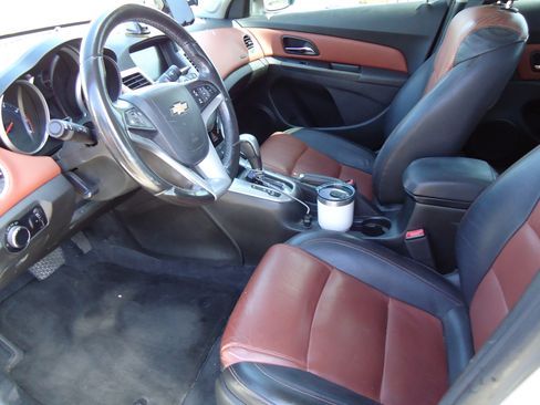 Used 2013 Chevrolet Cruze LT image 9