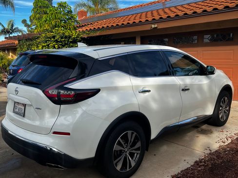 Used 2021 Nissan Murano S image 2