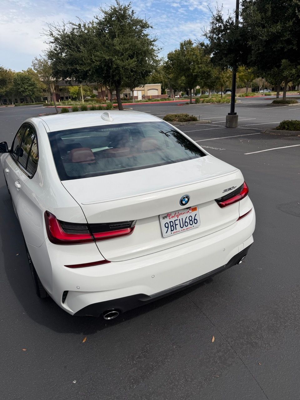 Used 2022 BMW 330e w/ M Sport Package RWD image 15
