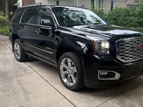 Used 2019 GMC Yukon Denali w/ Denali Ultimate Package AWD/4WD image 1