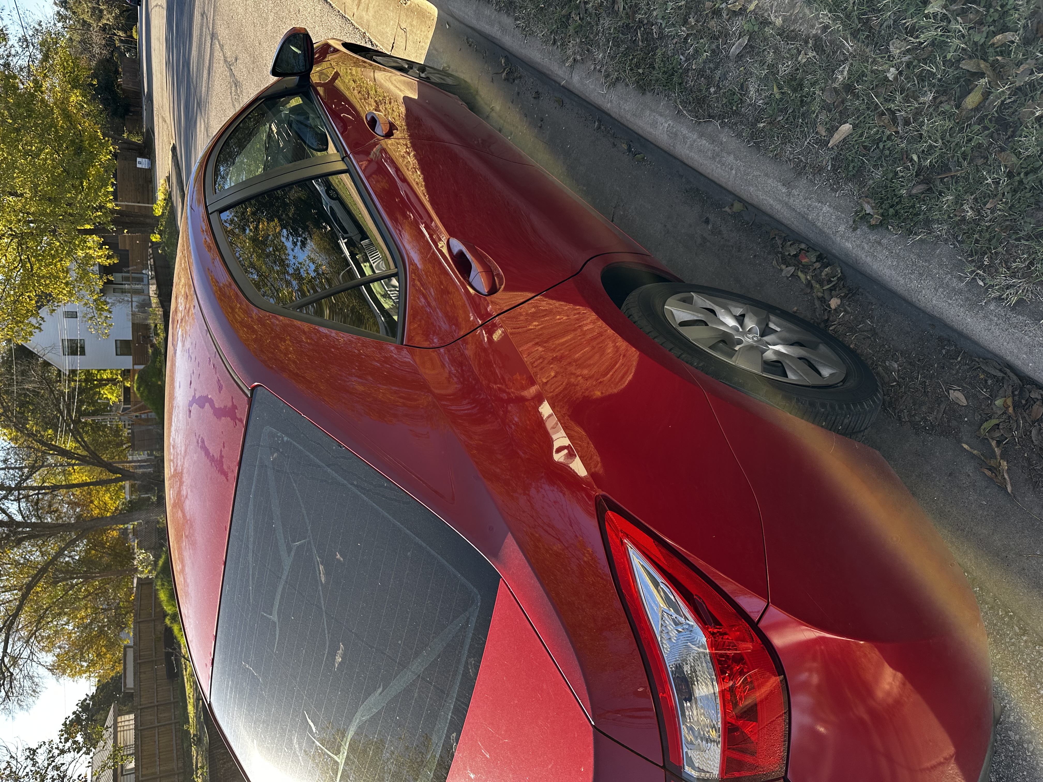Used 2014 Toyota Corolla LE FWD image 2