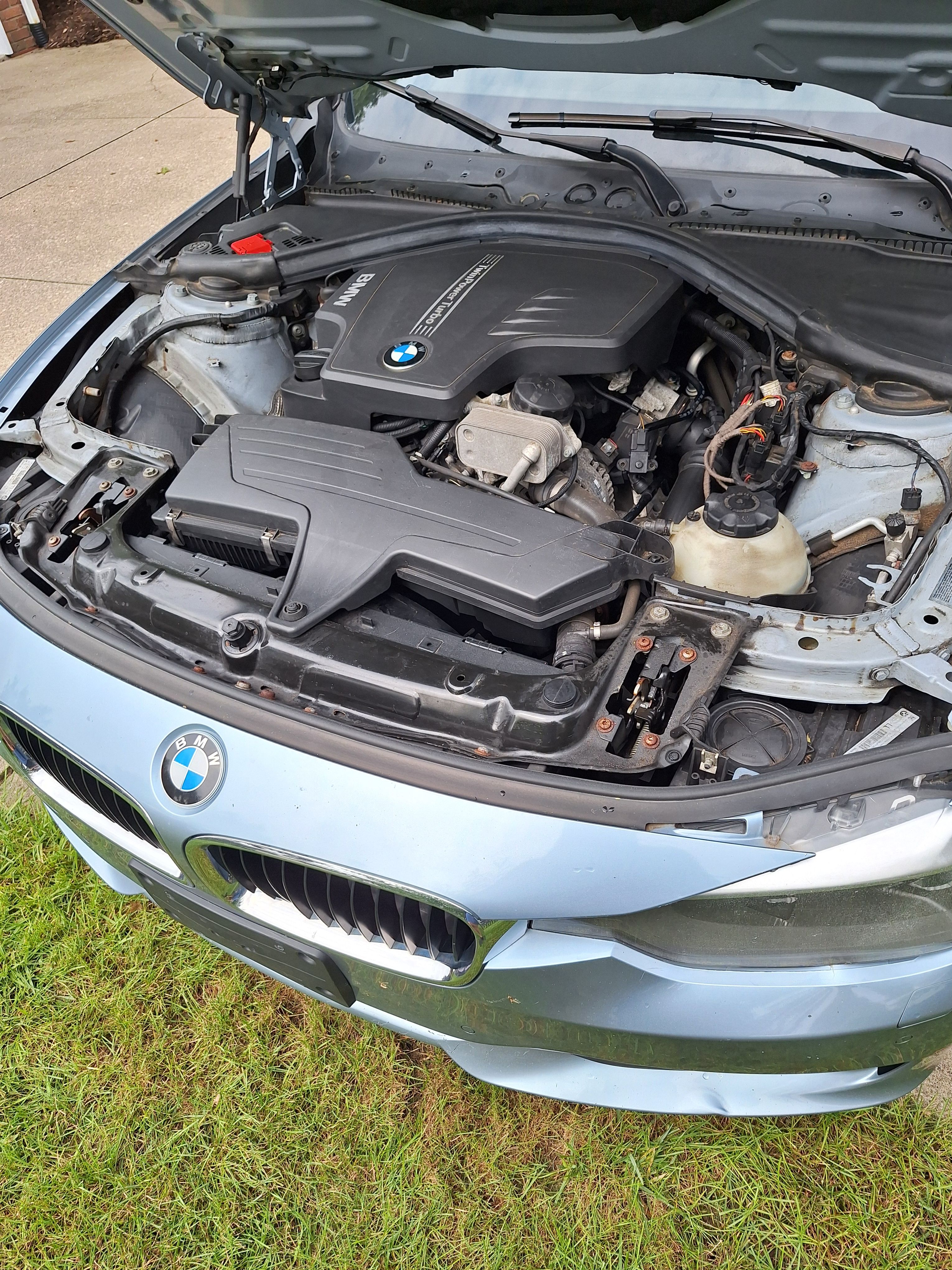 Used 2013 BMW 320i xDrive Sedan AWD/4WD image 14