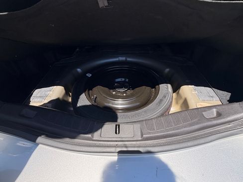 Used 2014 Ford Fusion SE FWD image 9