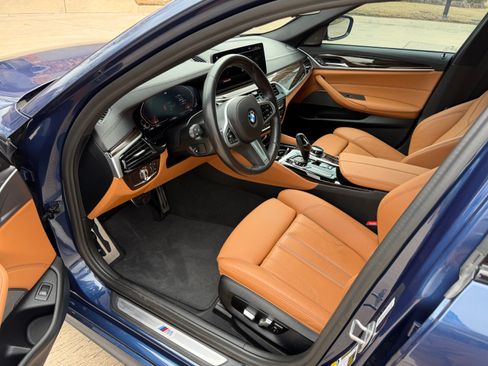 Used 2022 BMW 540i xDrive w/ Executive Package image 10