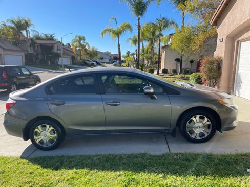 Used 2012 Honda Civic Hybrid Sedan image 4