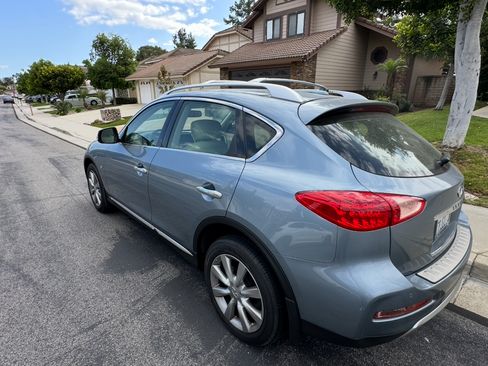 Used 2016 INFINITI QX50 2WD w/ Premium Plus Package image 2