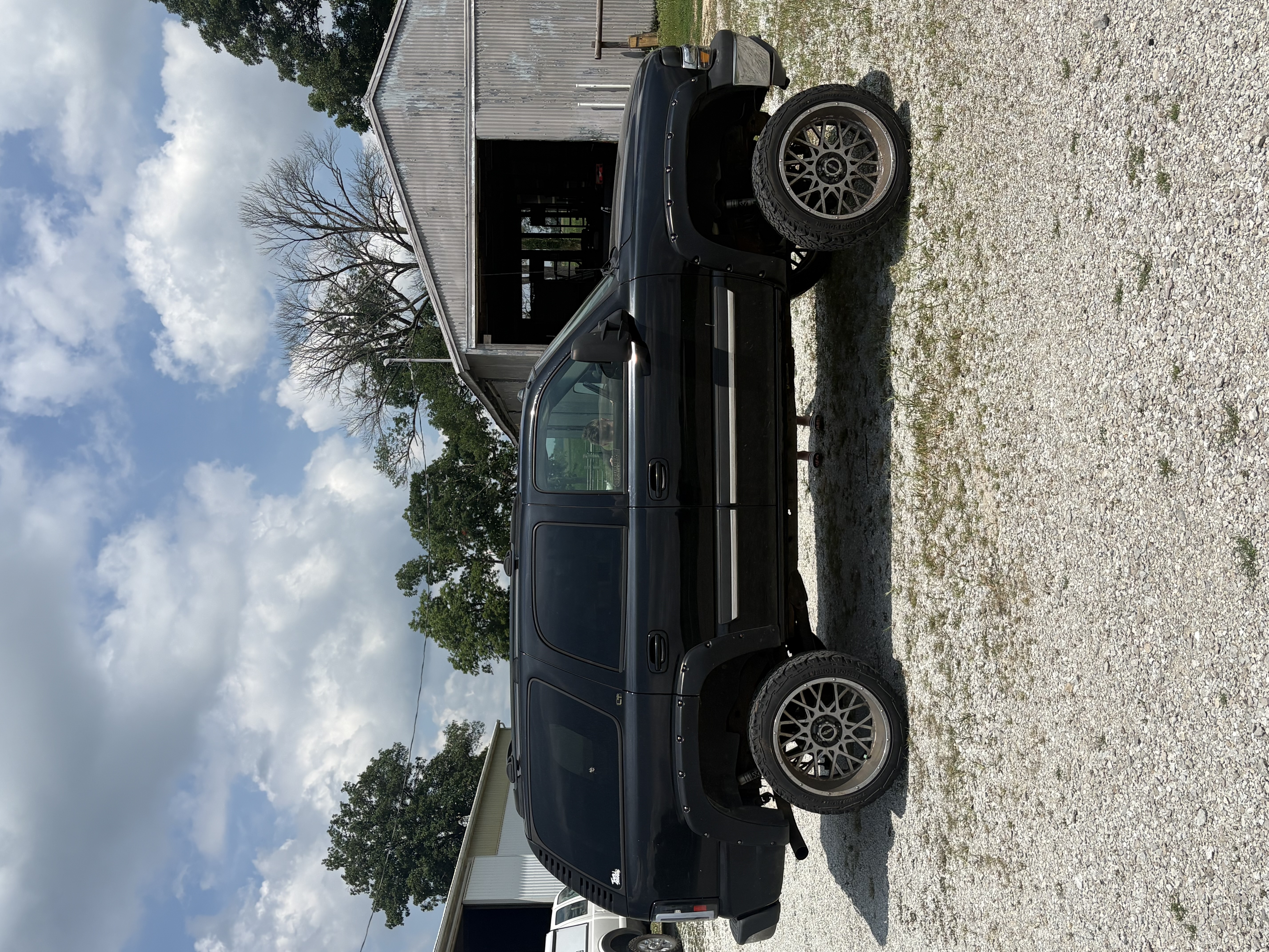 Used 2005 Chevrolet Tahoe LT w/ LT Preferred Equipment Group AWD/4WD image 13