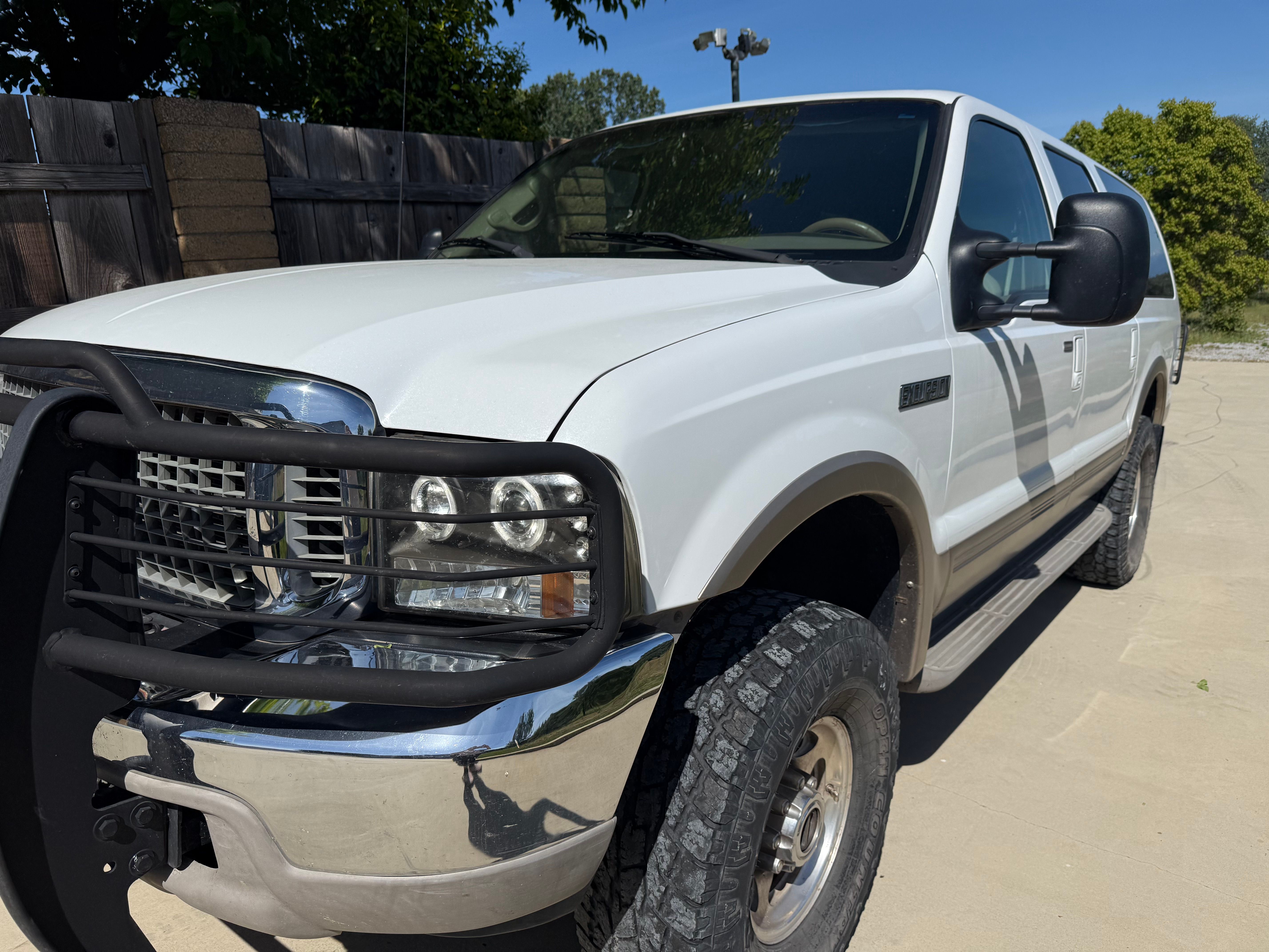 Used 2000 Ford Excursion Limited AWD/4WD image 2