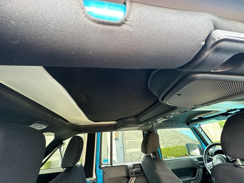 Used 2018 Jeep Wrangler Unlimited Sport w/ Connectivity Group image 10