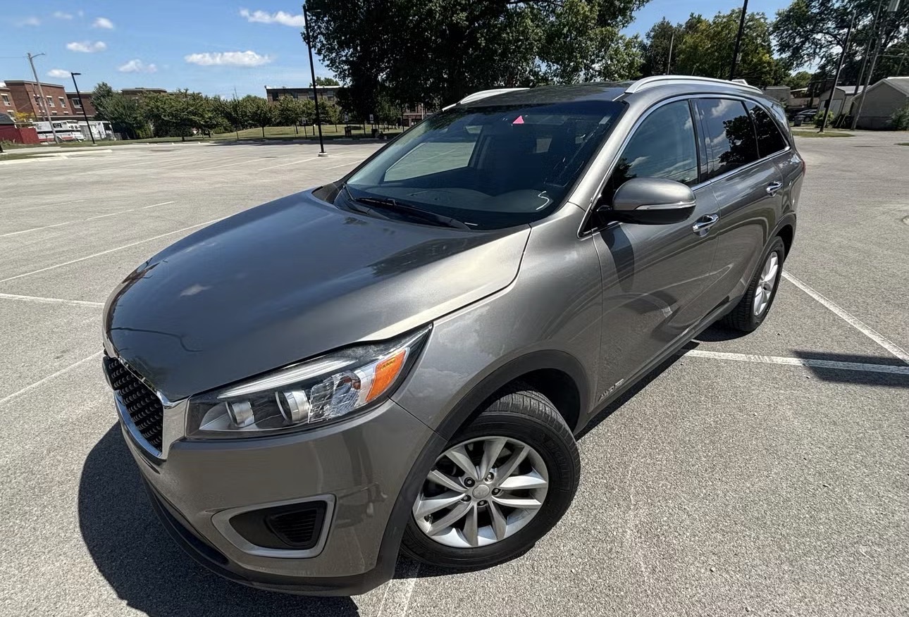 Used 2017 Kia Sorento AWD image 10