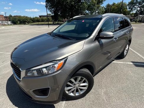 Used 2017 Kia Sorento AWD image 10