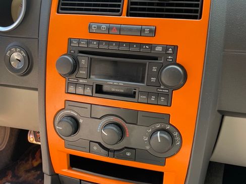 Used 2005 Dodge Magnum R/T image 9