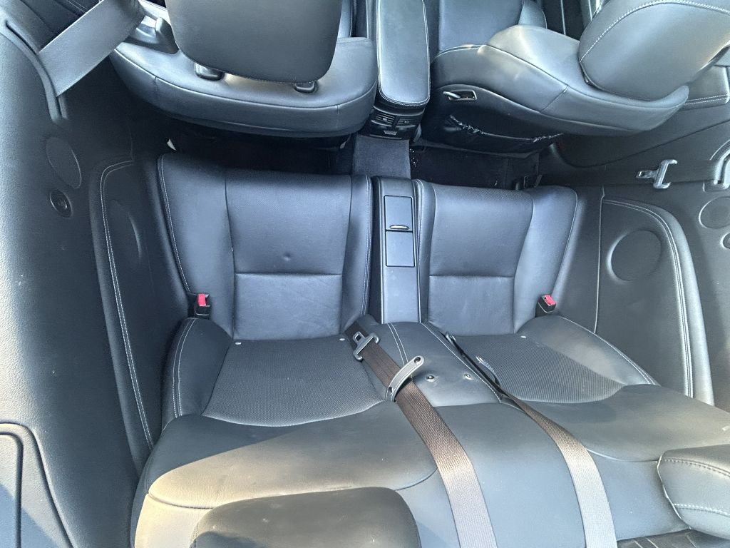 Used 2010 Lexus IS 350C w/ Luxury Pkg RWD image 2