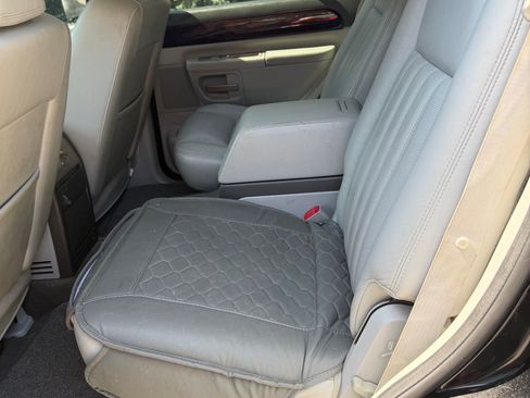 Used 2005 Lincoln Aviator AWD image 10