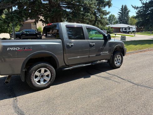 Used 2011 Nissan Titan PRO-4X AWD/4WD image 11