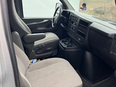 Used 2011 Chevrolet Express 1500 LT w/ LT Preferred Equipment Group image 8