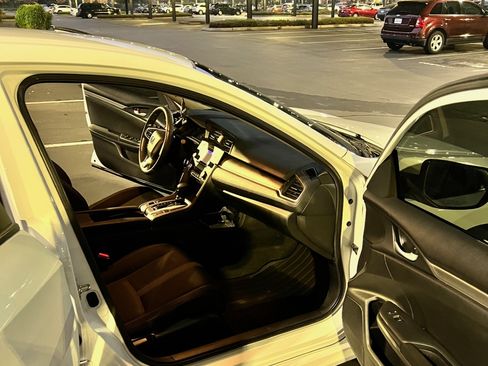 Used 2020 Honda Civic LX image 11