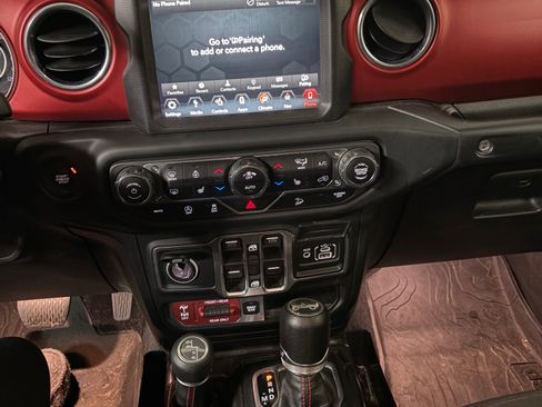 Used 2018 Jeep Wrangler Unlimited Rubicon image 8