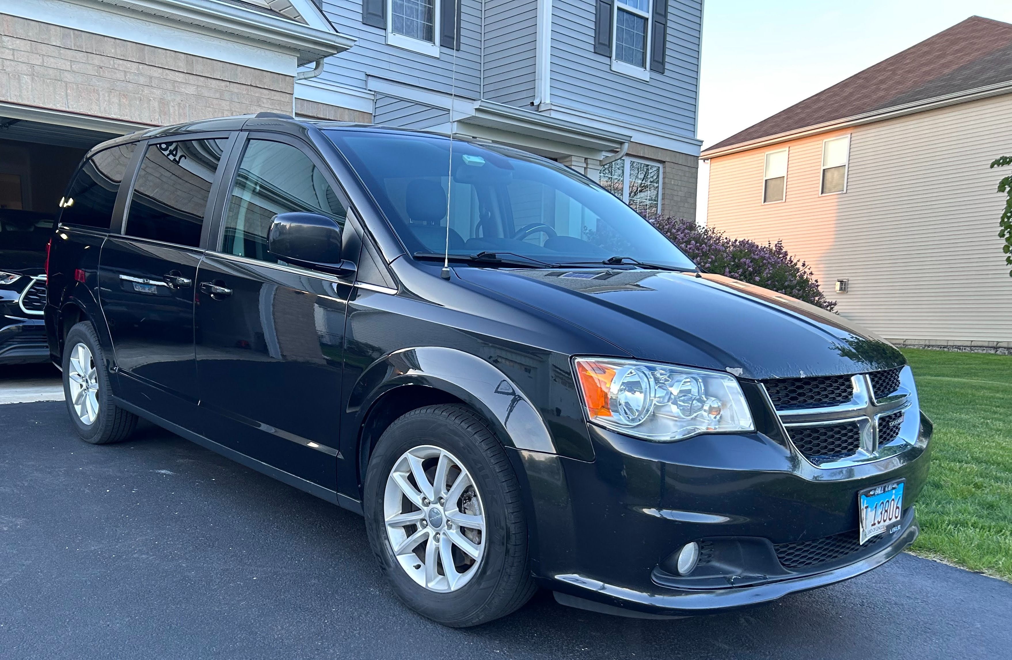 Used 2019 Dodge Grand Caravan SXT FWD image 11