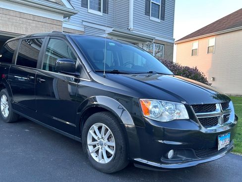 Used 2019 Dodge Grand Caravan SXT FWD image 11