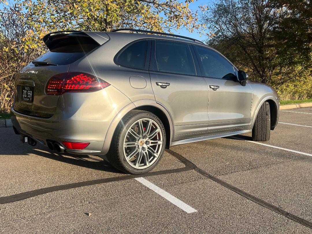 Used 2014 Porsche Cayenne GTS AWD/4WD image 8