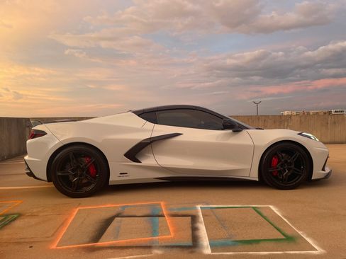 Used 2020 Chevrolet Corvette Stingray Preferred Cpe w/ 2LT Preferred Equipment Group RWD image 4