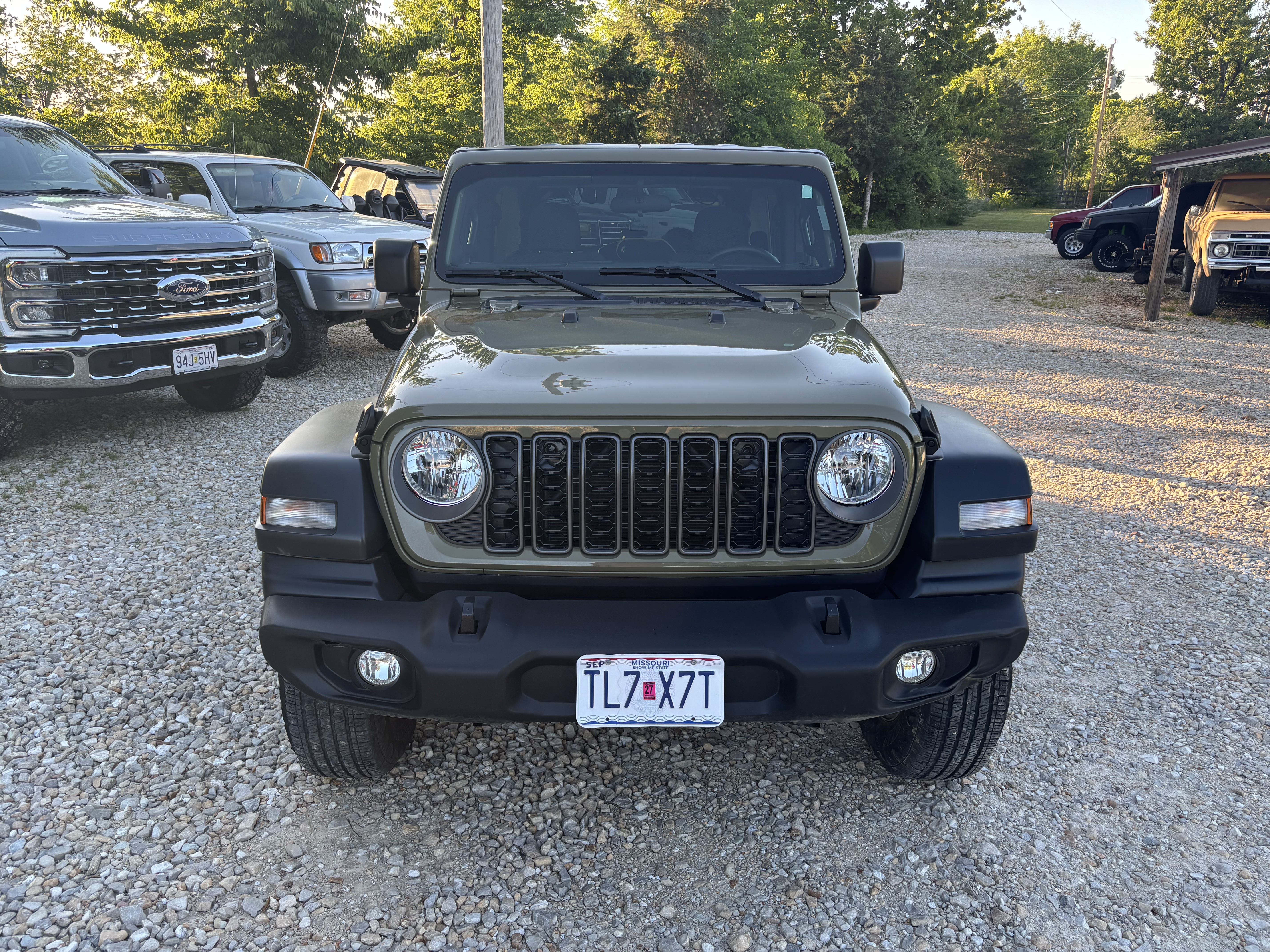 Used 2025 Jeep Wrangler Sport AWD/4WD image 1